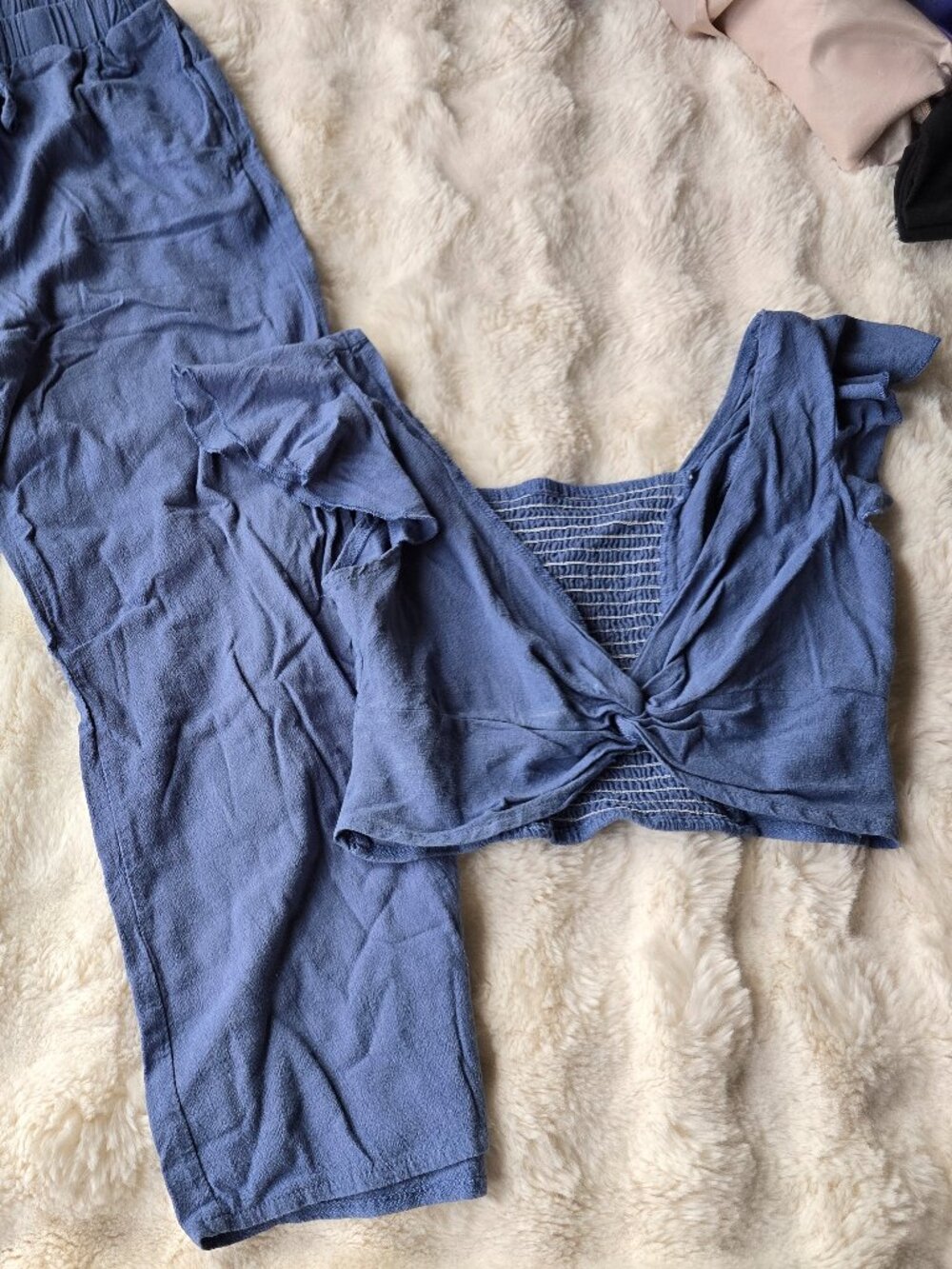Women's Blue cropped Top with Twist Detail and matching cropped pants